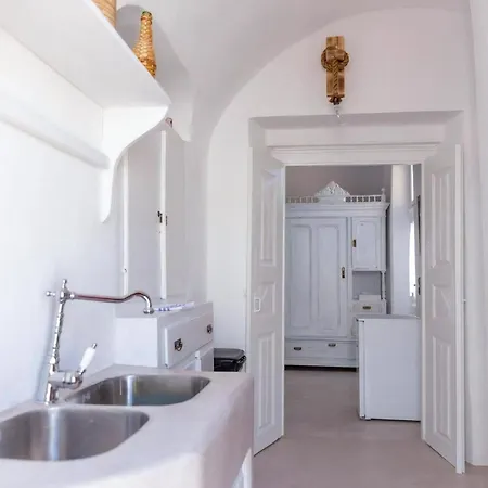 Villa Beautiful Spectacular Sea Views Sunset Caldera Views Aegean Serenity Oia (Santorini)